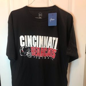 Cincinnati Bearcats football T-shirt size XL. New!